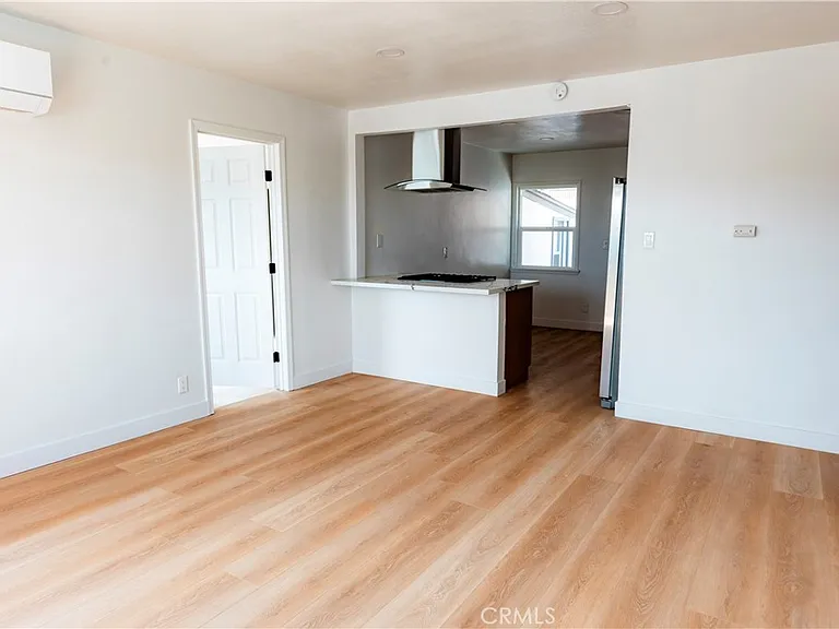780 E Walton St — Photo 9
