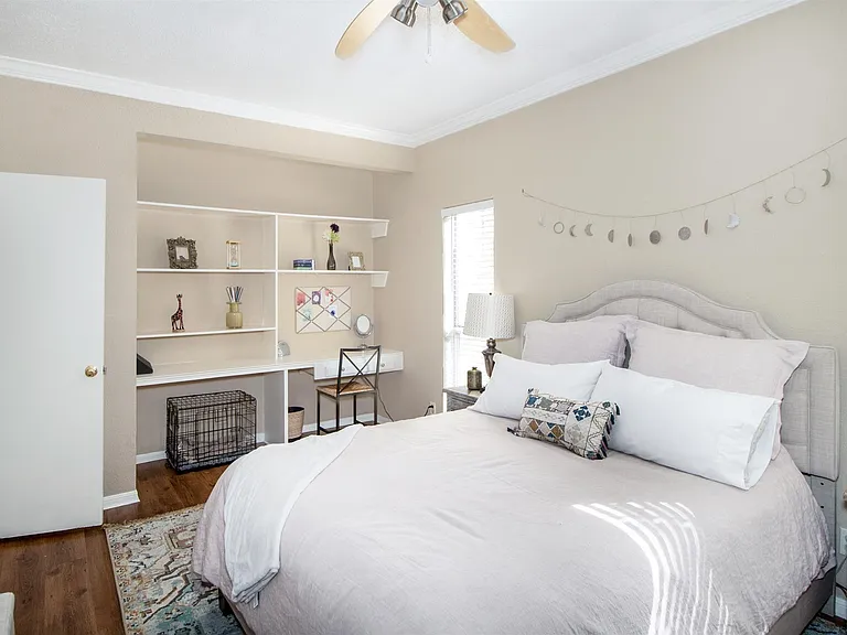 728 Bering Dr #K — Photo 12