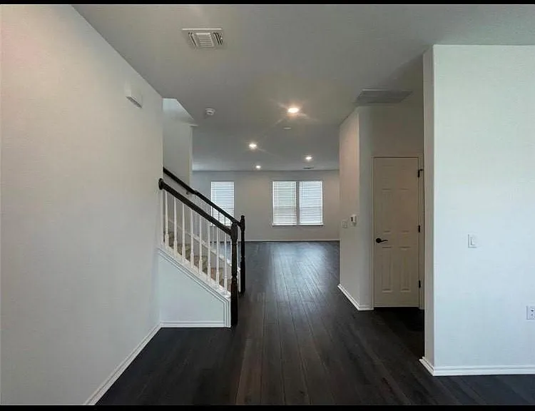 6721 Ellsworth Walk — Photo 3