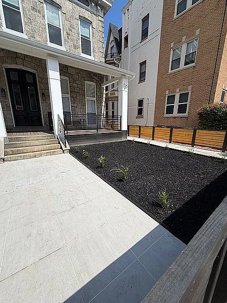 4 bed, $5,200 — Photo 2