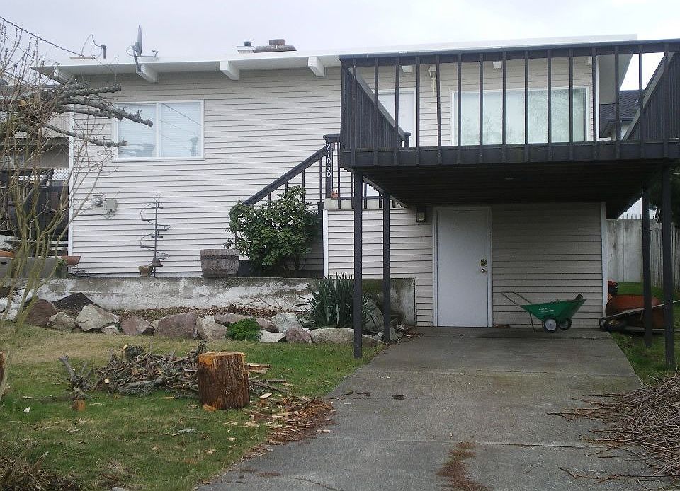 Huge deck in front