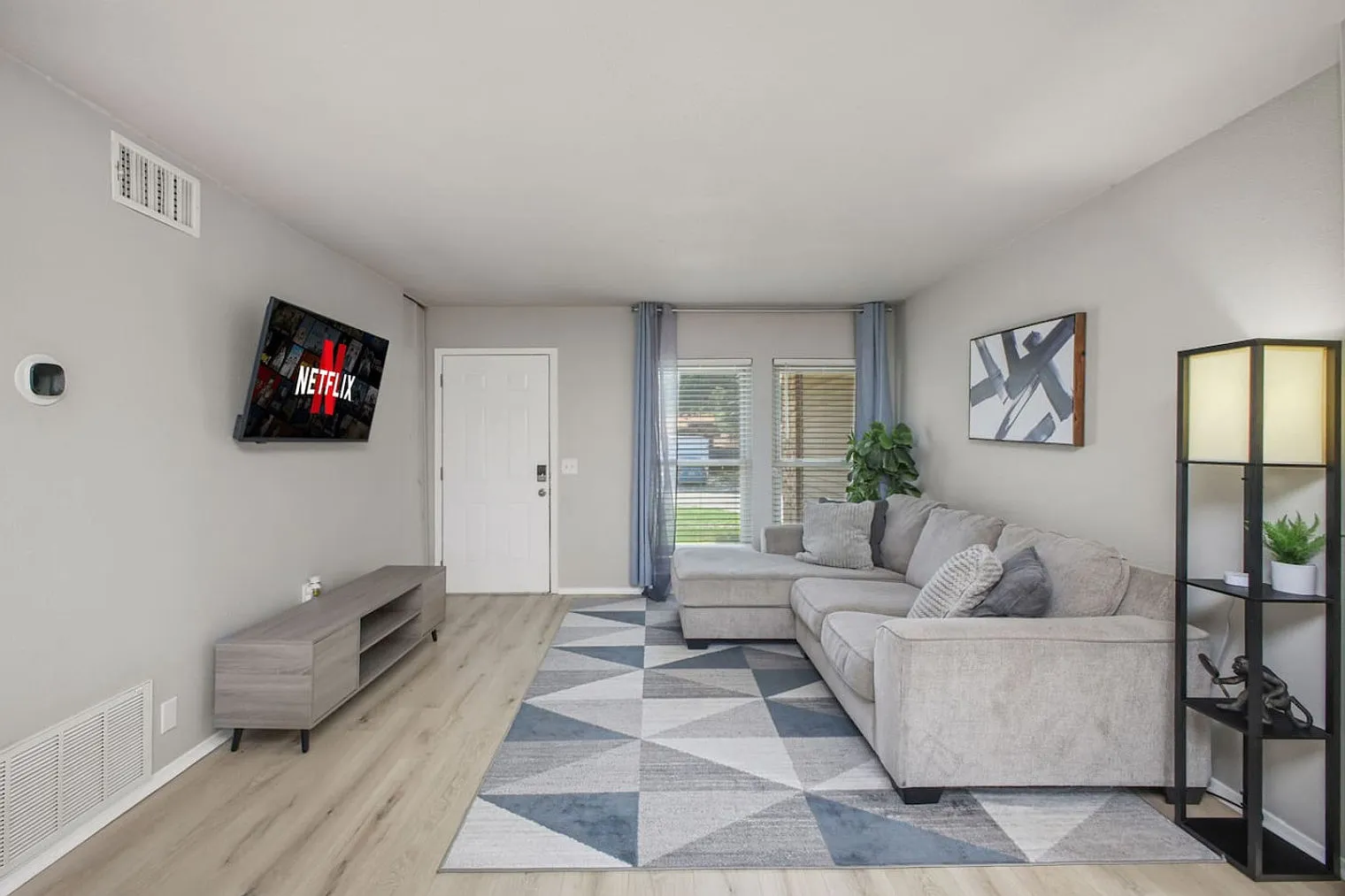3 bed, 2.0 bath, 1151 sqft, $3,440 — Photo 3