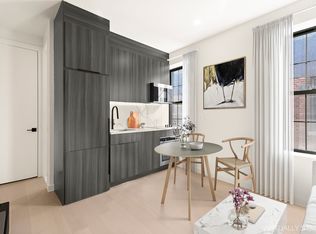 32-30 41st St #2A, Astoria, NY 11103