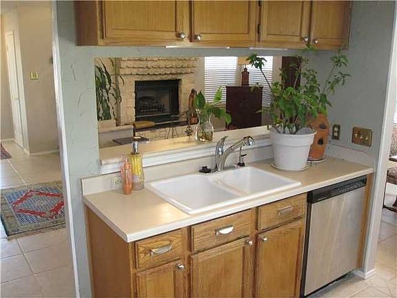 3rd image of 717 Cactus Bend Dr