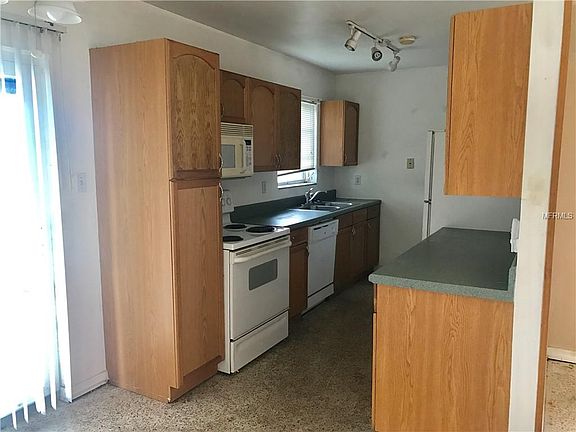 5th image of 22085 Midway Blvd