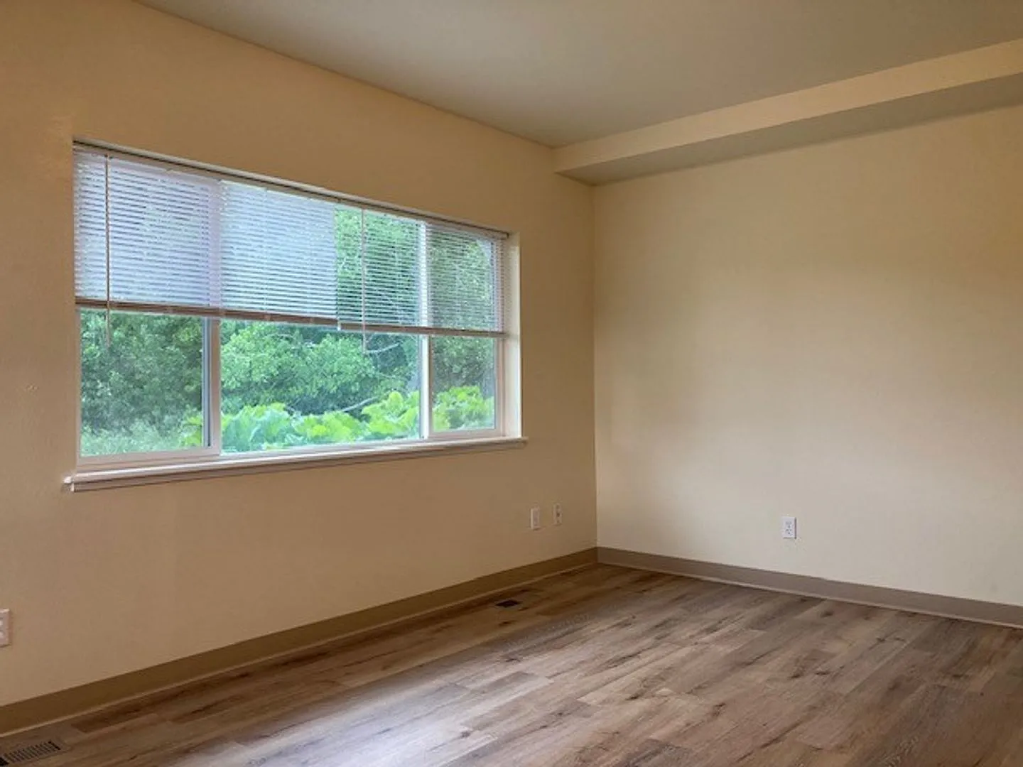 Oak Street Town Homes — Photo 3