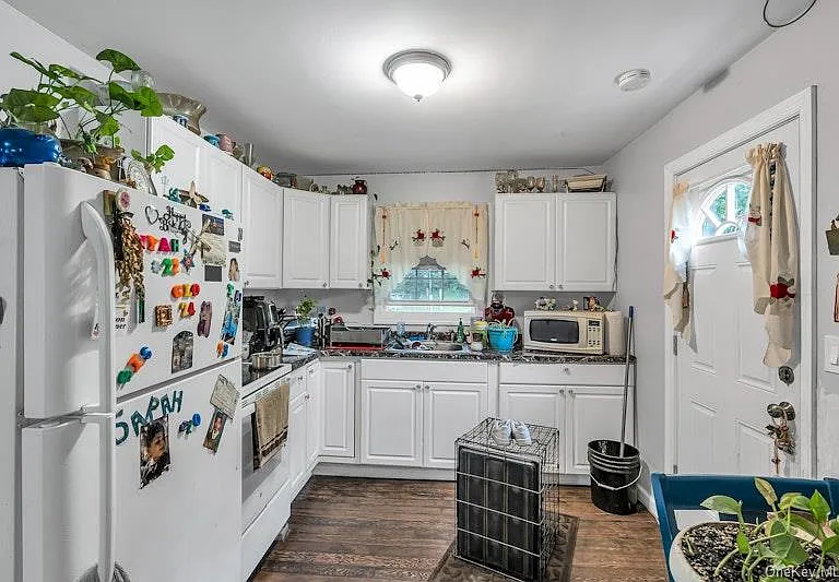13 Carr Ln — Photo 9