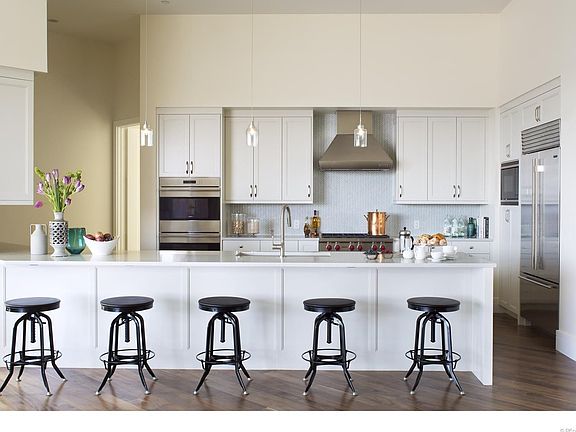 3rd image of 250 N Columbine St #703
