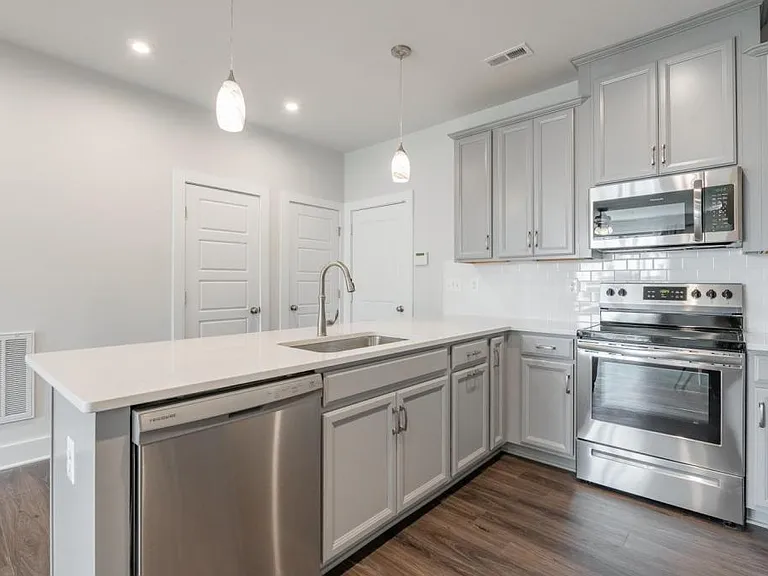 2618 Lassen Walk #A — Photo 15