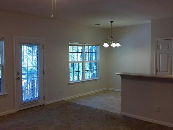 3rd image of 24 Orchid Ln