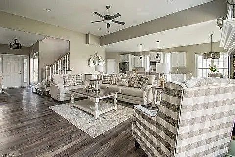 3rd image of 1501 Lake Front Blvd