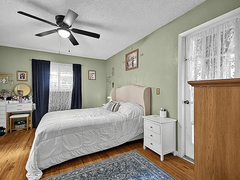4 Zanzibar Balsan Ct — Photo 29