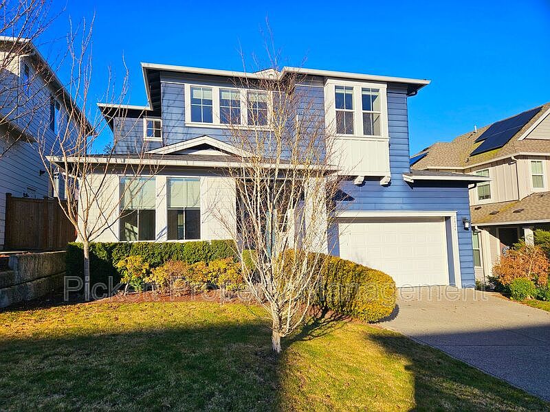 1st image of 2424 NE Boulderstone Ct