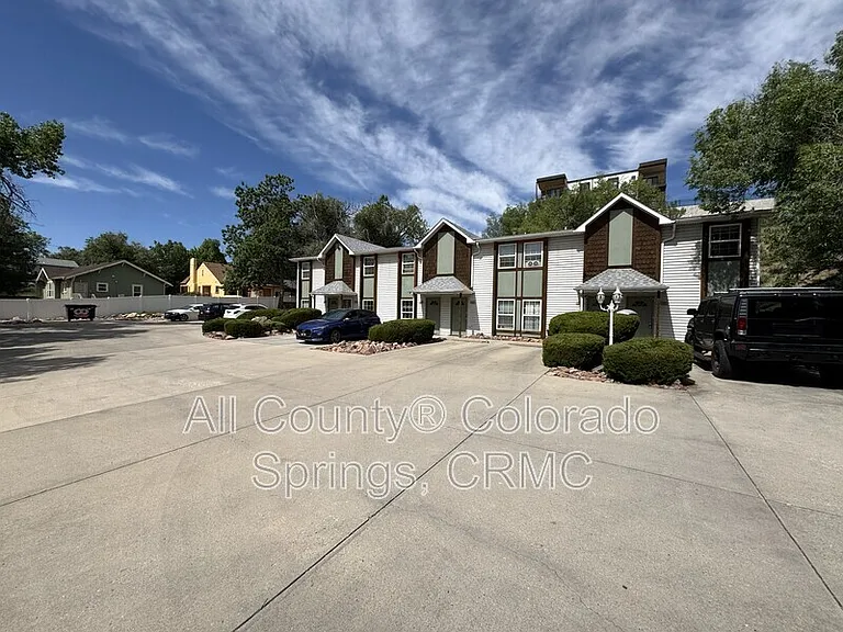 565 W Dale St — Photo 21