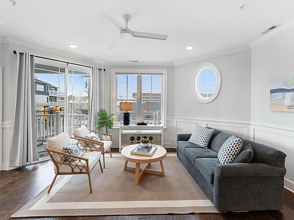 4th image of 8515 Landis Ave #203