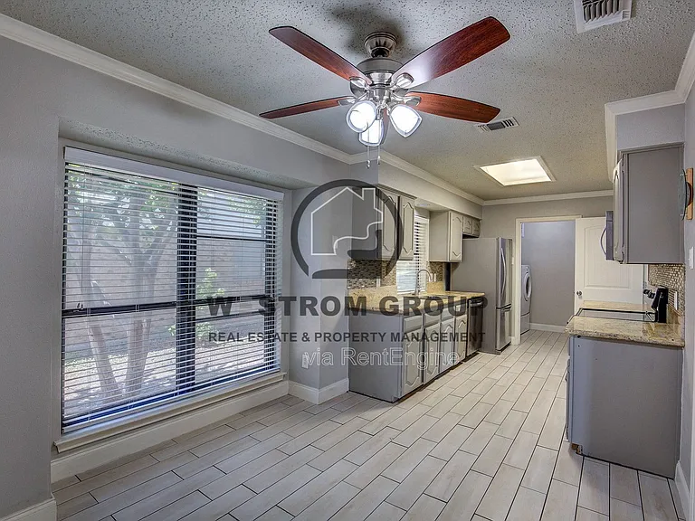 1642 Belltower Dr — Photo 17