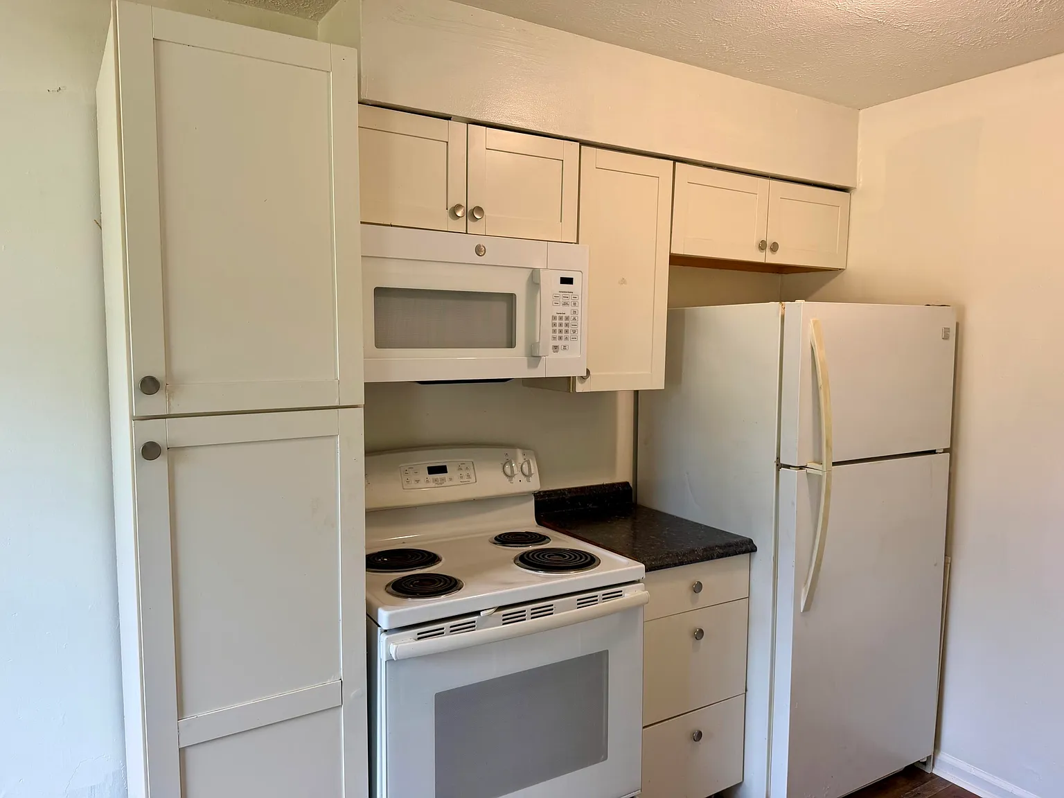 2 bed, 1.0 bath, 800 sqft, $900 — Photo 4