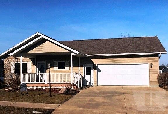 2nd image of 805 Hilltop Dr