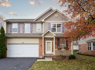 24 N Silverton Ct, Palatine, IL 60067