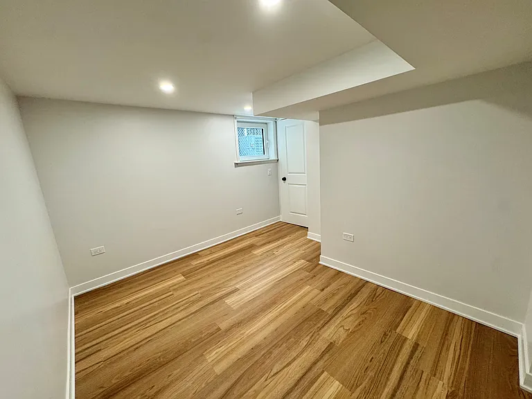 4816 W Henderson St #G — Photo 18