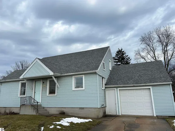 227 S Forest St, Standish, MI 48658