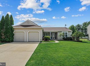 37 Long Bow Dr, Sewell, NJ 08080