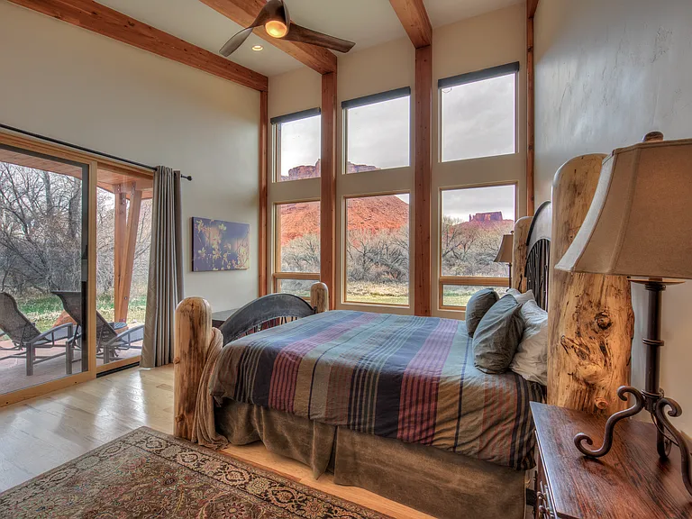 425 E Amber Ln — Photo 11