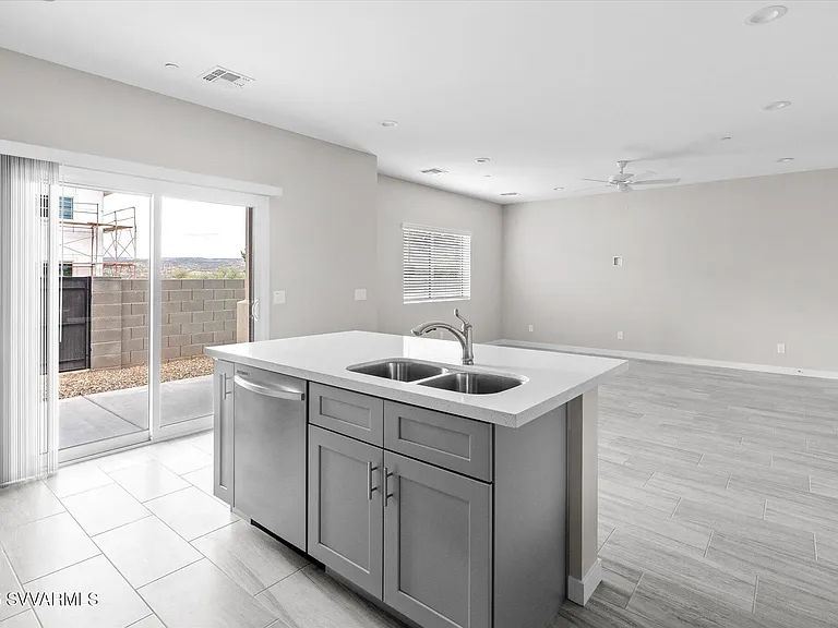 720 E Mingus Ave #15 — Photo 9