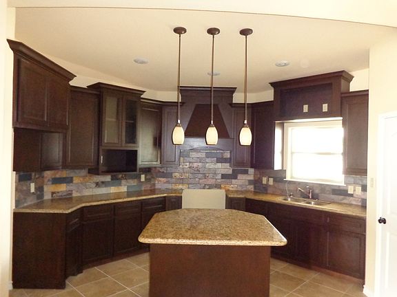 3rd image of 214 Washingtonia Dr