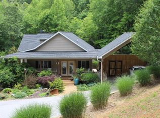 316 Deerwood Dr, Franklin, NC 28734
