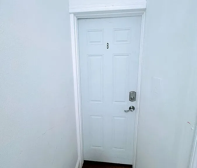 2068 E Somerset St #B — Photo 25
