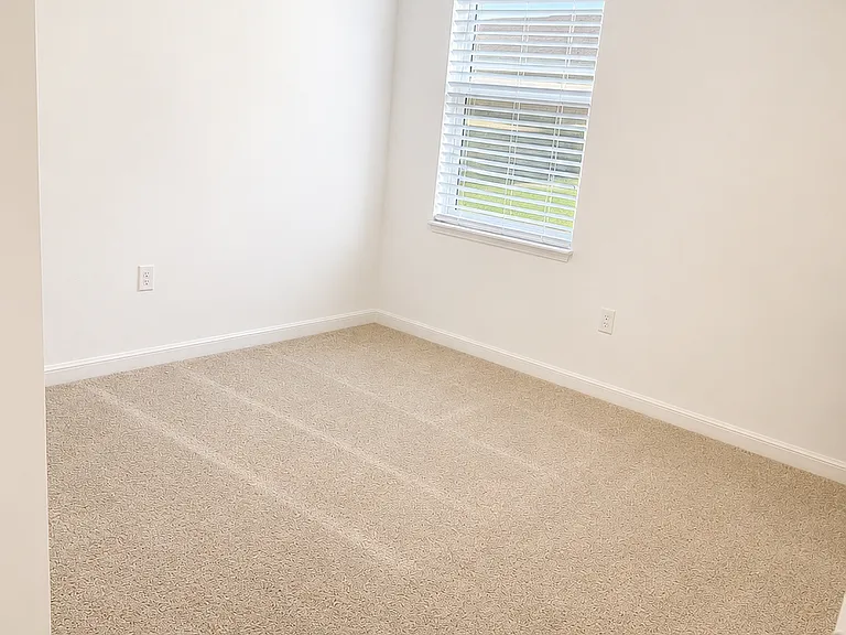 1136 Valley View Ave — Photo 7
