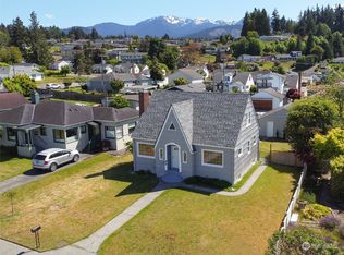 1224 E 3rd St, Port Angeles, WA