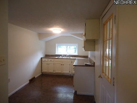 4th image of 192 29th St NW