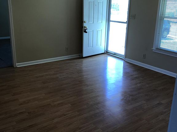3rd image of 581 Garnet Dr