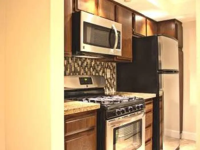2 bed, 988 sqft, $3,499 — Photo 4