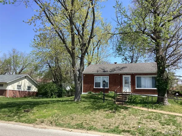 9858 Winkler Dr, Saint Louis, MO 63136