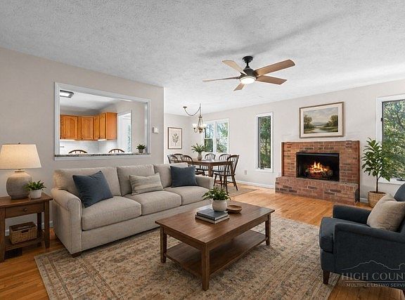 5th image of 222 Sorrento Drive