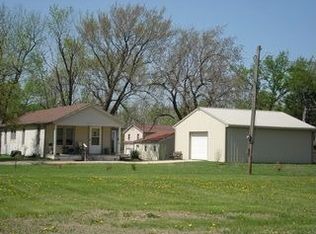 916 Yuba St, Burlington, KS 66839