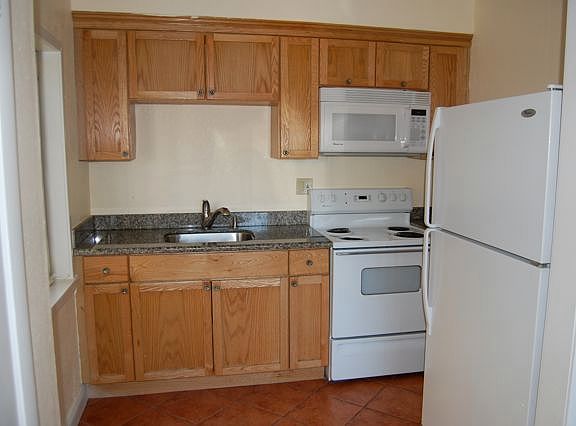 3rd image of 711 14th St #1