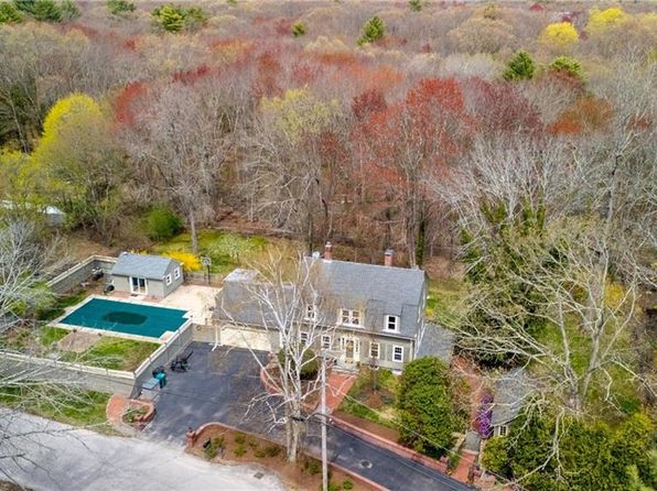 27 Peeptoad Rd, Scituate, RI 02857