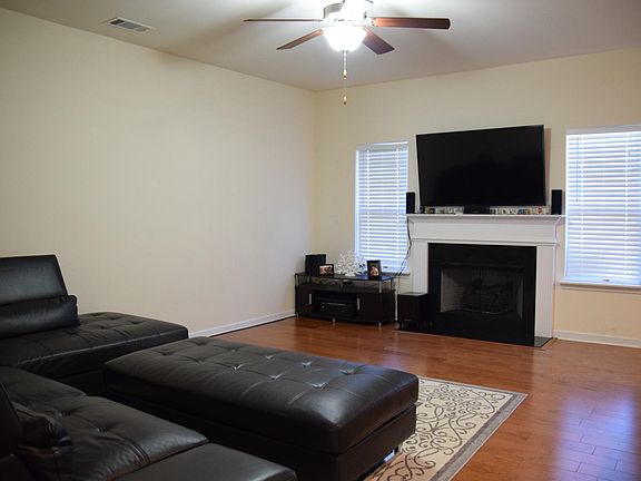 Living room with Fireplace