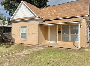 207 E Liveoak St, Altus, OK 73521