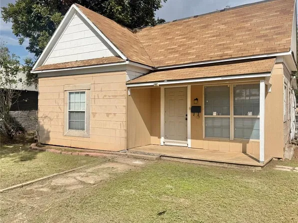 207 E Liveoak St, Altus, OK 73521