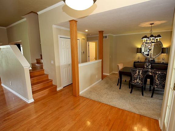 4th image of 6870 Chandelier Dr