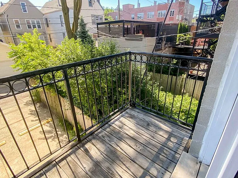 2531 N Southport Ave #3S — Photo 7