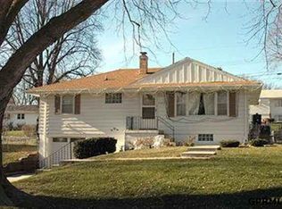 802 N Main St, Elkhorn, NE 68022