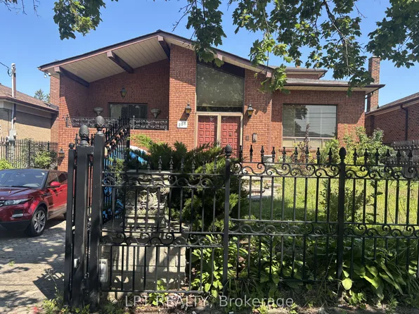 296 Rustic Rd, Toronto, ON M6L 1W4