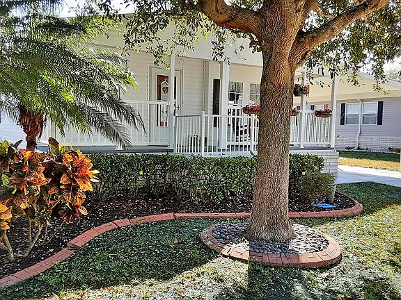 5th image of 699 Bamboo Palm Way #895