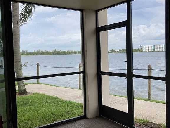 5th image of 115 Lake Emerald Drive #101